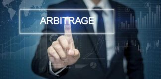 آربیتراژ چیست و چگونه میتوان از آن کسب سود کرد؟ آربیتراژ به معنی کسب سود از تفاوت قیمت موجود در بازار است.