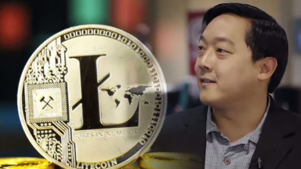 چهره چارلی لی در کنار سکه لایت کوین