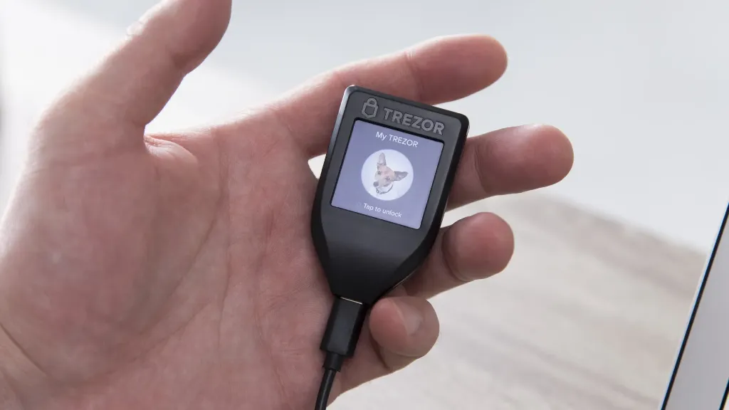 کیف پول سختافزاری ترزور مدل تی (Trezor T)
