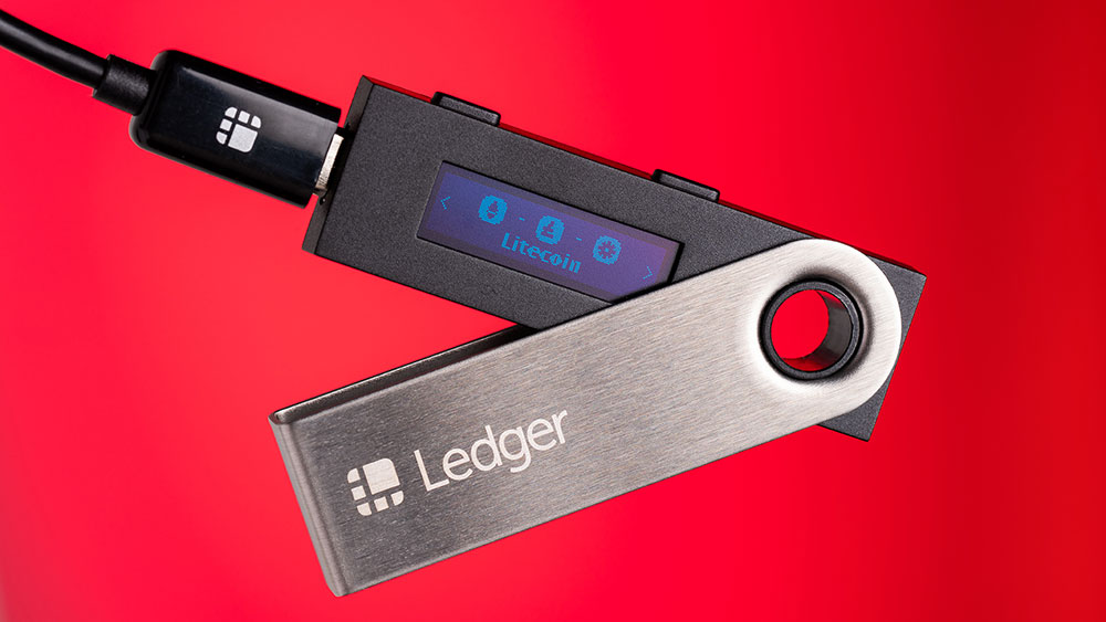 کیف پول Ledger Nano S یکی از محبوب‌ترین کیف پول‌های سخت‌افزاری برای ذخیره و مدیریت دوج‌کوین و سایر ارزهای دیجیتال است