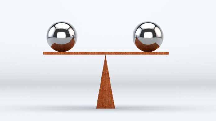 الیزابت وارن بر لزوم وضع قوانین یکسان برای بازار کریپتو و دیگر بازارهای مالی تاکید کرد.