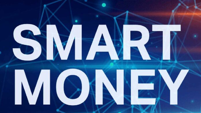 smart-money اسمارت مانی یا پول هوشمند، سرمایه کلانی است که توسط نهنگها، سرمایهگذاران نهادی، صندوقها یا سایر معاملهگران عمده در بازار جریان پیدا میکند.