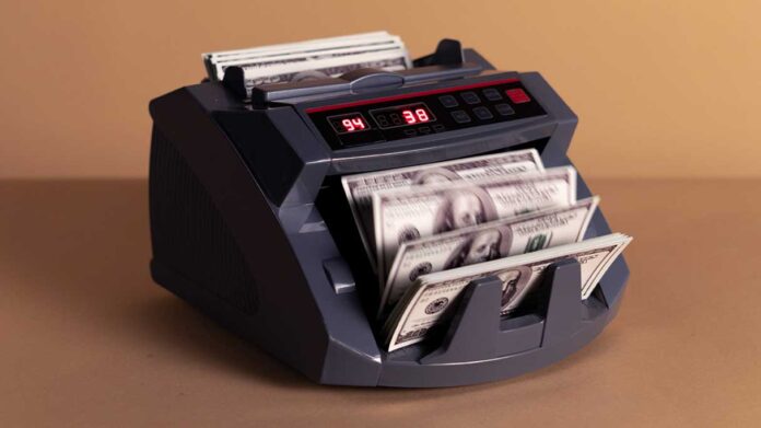 معاملات اسپات به معنای خرید و فروش ارزهای دیجیتال با قصد تحویل و تسویه فوری است.