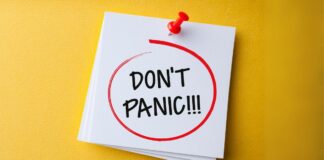 آشفتگی در بازار ارزهای دیجیتال: بیت کوین به زیر ۶۵,۰۰۰ دلار سقوط کرد و باعث لیکویید شدن گسترده شد. سقوط قیمت بیتکوین به زیر ۶۵ هزار دلار بازار ارز دیجیتال را در شک فرو برد.