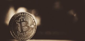 اصلاحات قیمتی بیت کوین با نزدیک شدن به هاوینگ تشدید میشود، اما تحلیلگران چشمانداز بلندمدت را مثبت ارزیابی میکنند. علیرغم شدت گرفتن اصلاحات قیمتی بیت کوین با نزدیک شدن به رویداد هاوینگ که منجر به افت ارزش آن شده، تحلیلگران به روند بلندمدت این ارز دیجیتال خوشبین هستند.