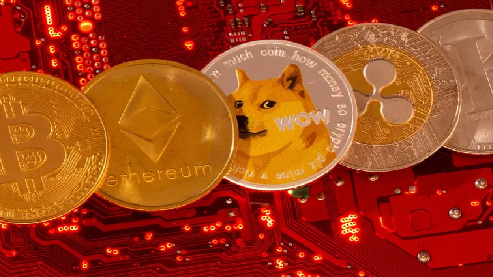 چهار عدد کوین با پس زمینه قرمز