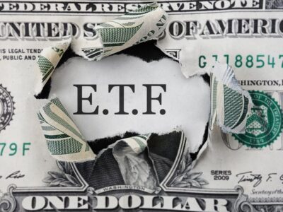 یک دلاری پاره شده و علامت ETF بیت‌کوین