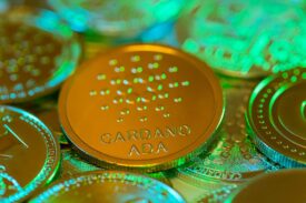 سکه‌ی کاردانو و دیگر ارزهای دیجیتال زیر نور سبز