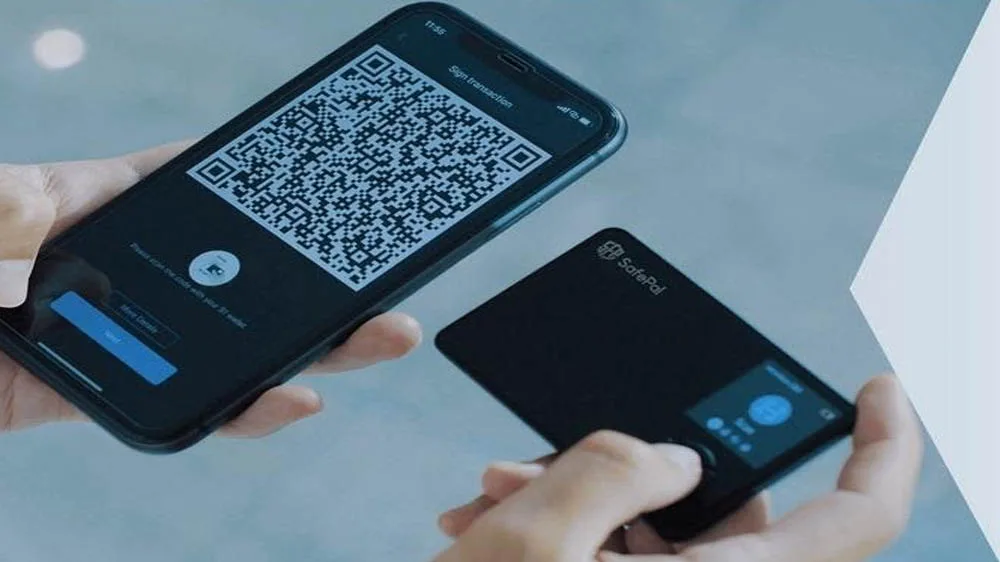 کیف پول سخت‌افزاری سیف پل، در حالت کیو آر کد