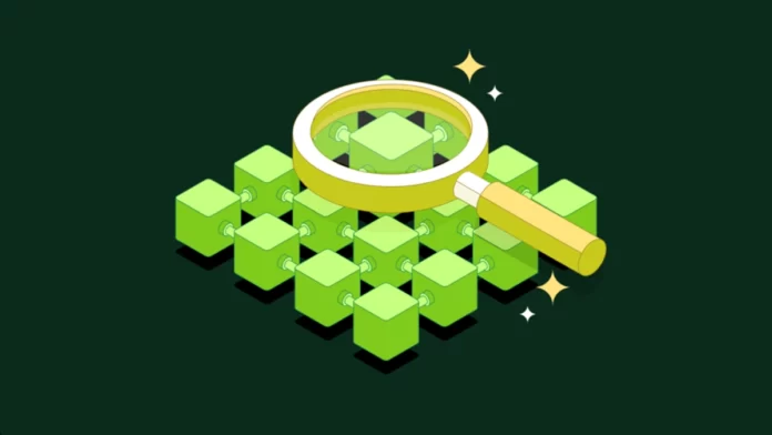 تعدادی مکعب که نمادی از بلاچین است و یک ذره‌بین که دارد آن‌ها را بررسی می‌کند.