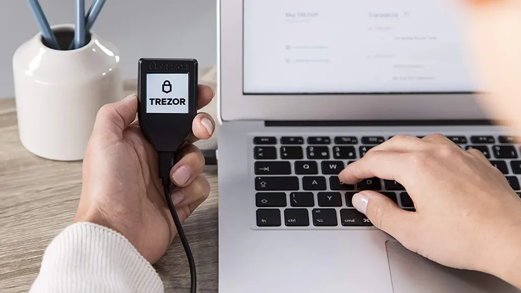 بررسی مدلهای مختلف کیف پول Trezor از جمله مدل تی