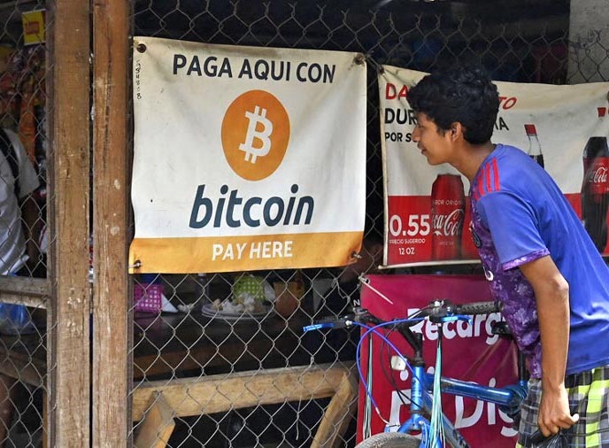 یک کسب و کار محلی در ال سالوادور که بیت کوین میپذیرد